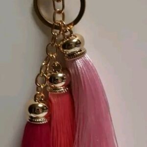 GOLDTONE TRIPLET TASSEL KEYCHAIN